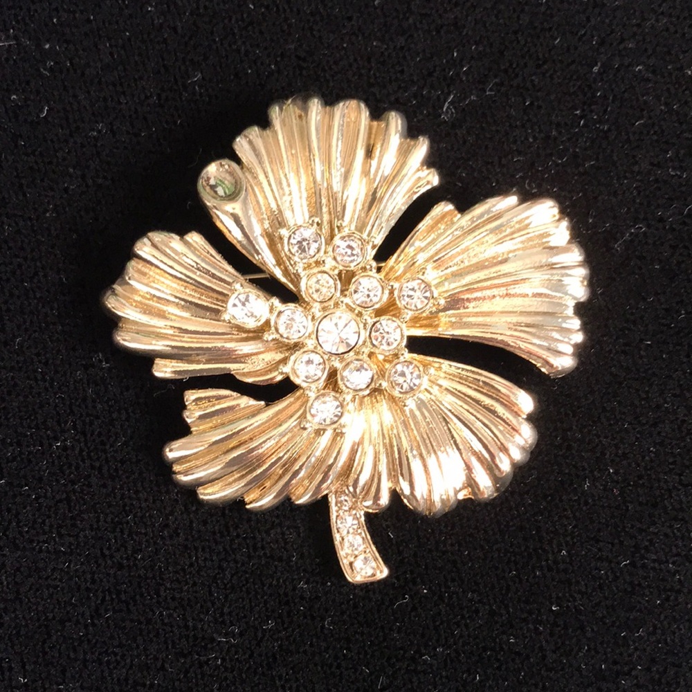 Gold Tone Crystal Flower Pin